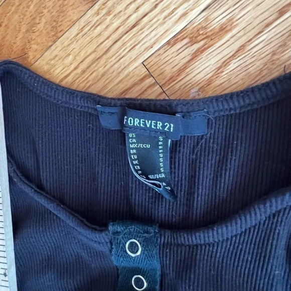 Forever21 long sleeve top - Picture 3 of 3